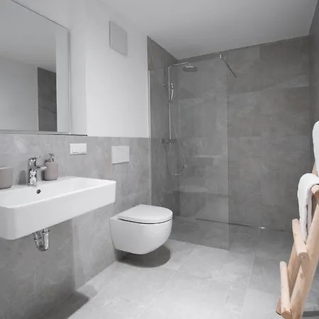 Apartment Schoentalhaus Mit Balkon Aschaffenburg